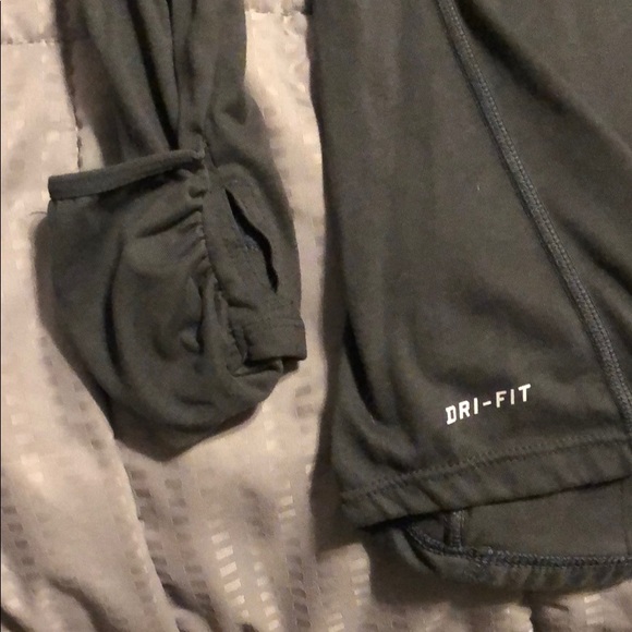 Nike Athletic Top - Picture 3 of 5